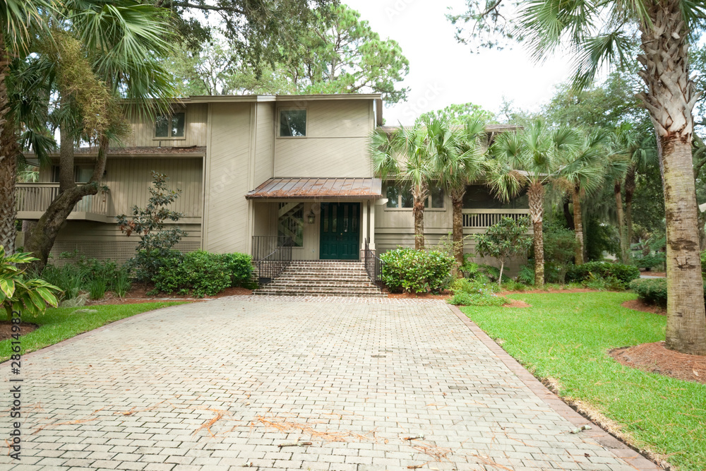 Modern Single Family Home, Driveway, Hilton Head South Carolina Modern Single Family Home, Driveway, Hilton Head South Carolina