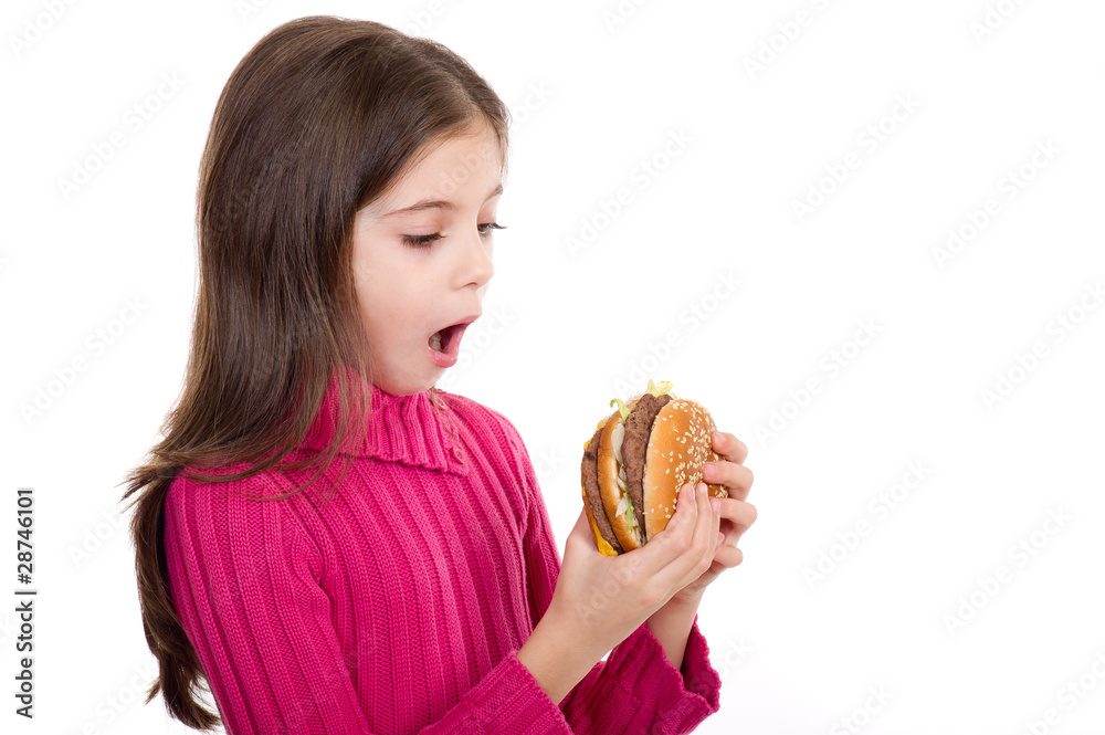 surprise little girl looking hamburger- bambina e hamburger surprise little girl looking hamburger- bambina e hamburger