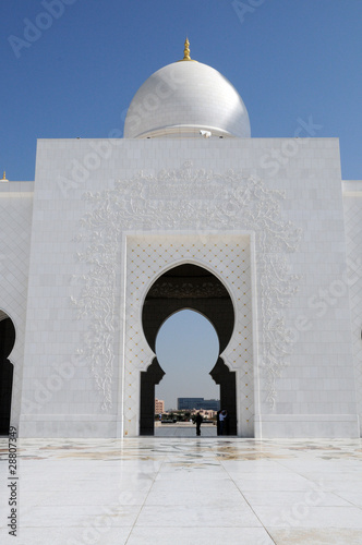 Große Moschee in Abu Dhabi, Eingangstor