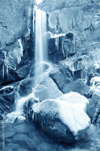 winter cascade © chungking