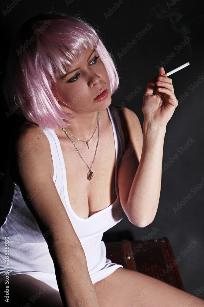 Obraz premium smoking woman