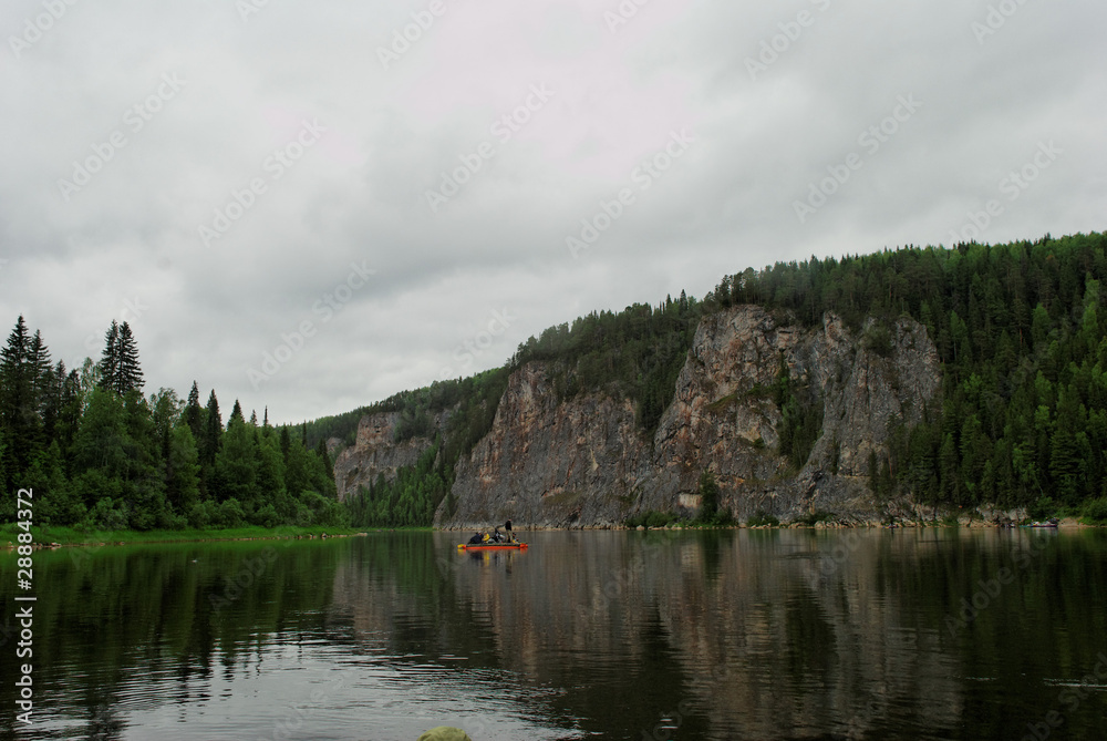 Obraz premium Rafting on the Vishera river