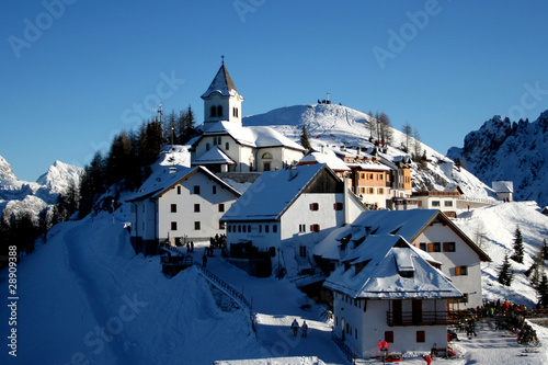 paesino neve photo