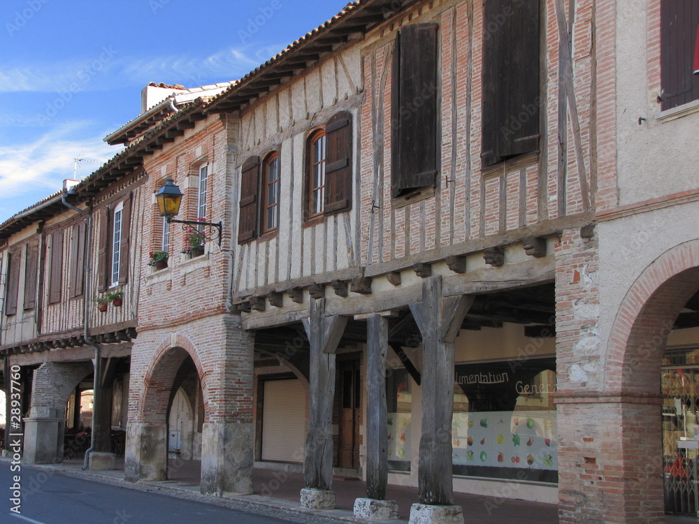 Fototapeta premium Village de Cologne ; Gers, Haute-Garonne ; Midi-Pyrénées