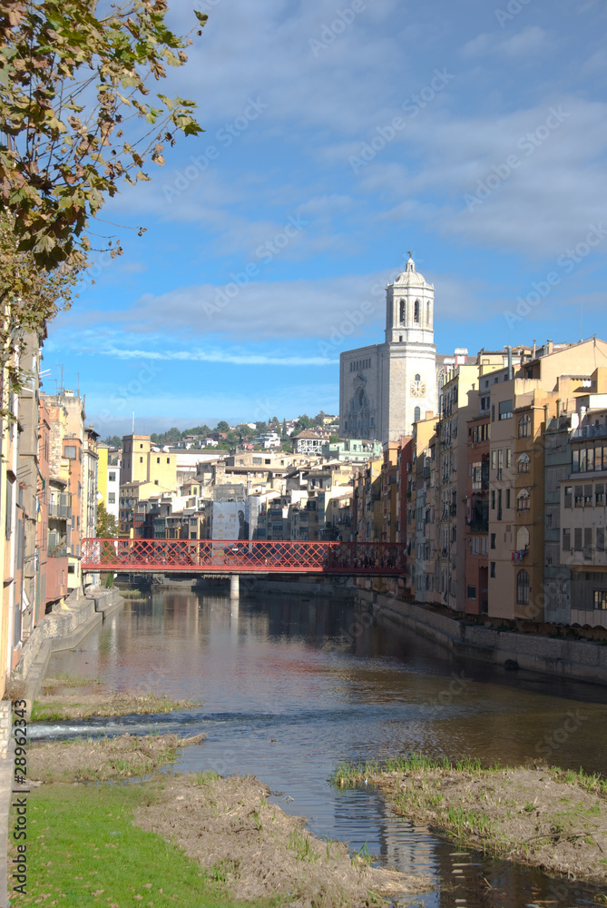 Fototapeta premium Girona: The Riu (River) Onyar