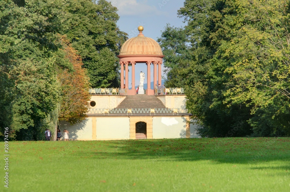 pavillon dans le parc pavillon dans le parc