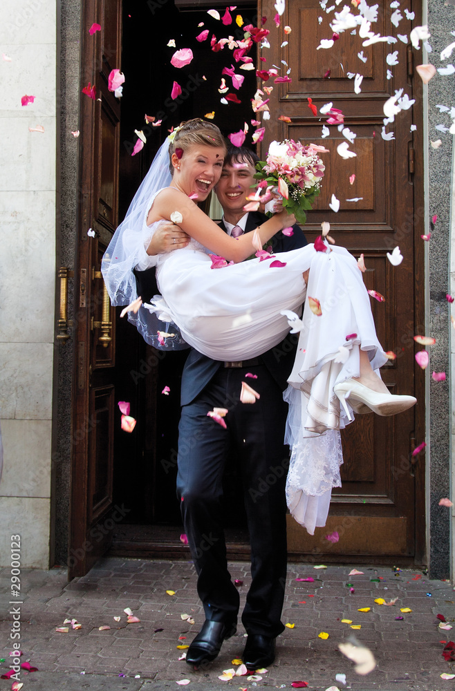 Obraz na plátně Young wedding couple