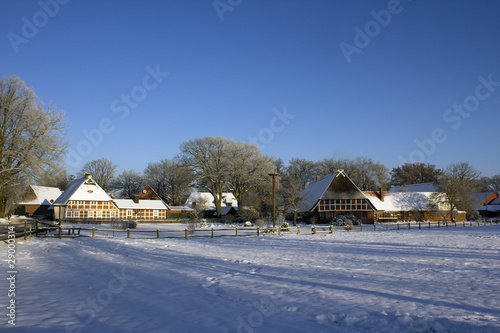 Niedersächsisches Dorf im Schnee