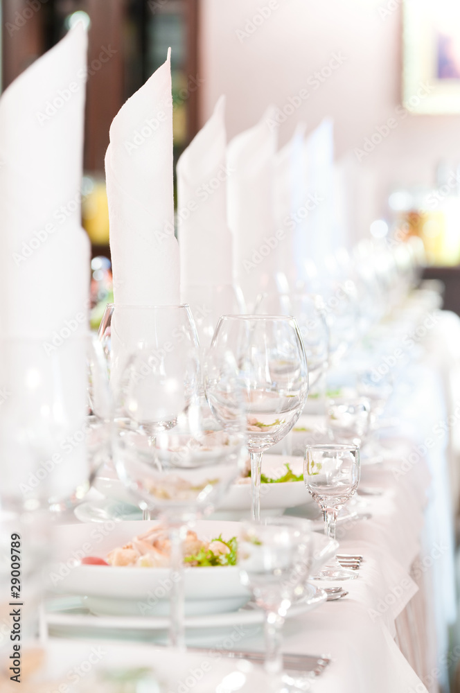 close-up catering table set close-up catering table set