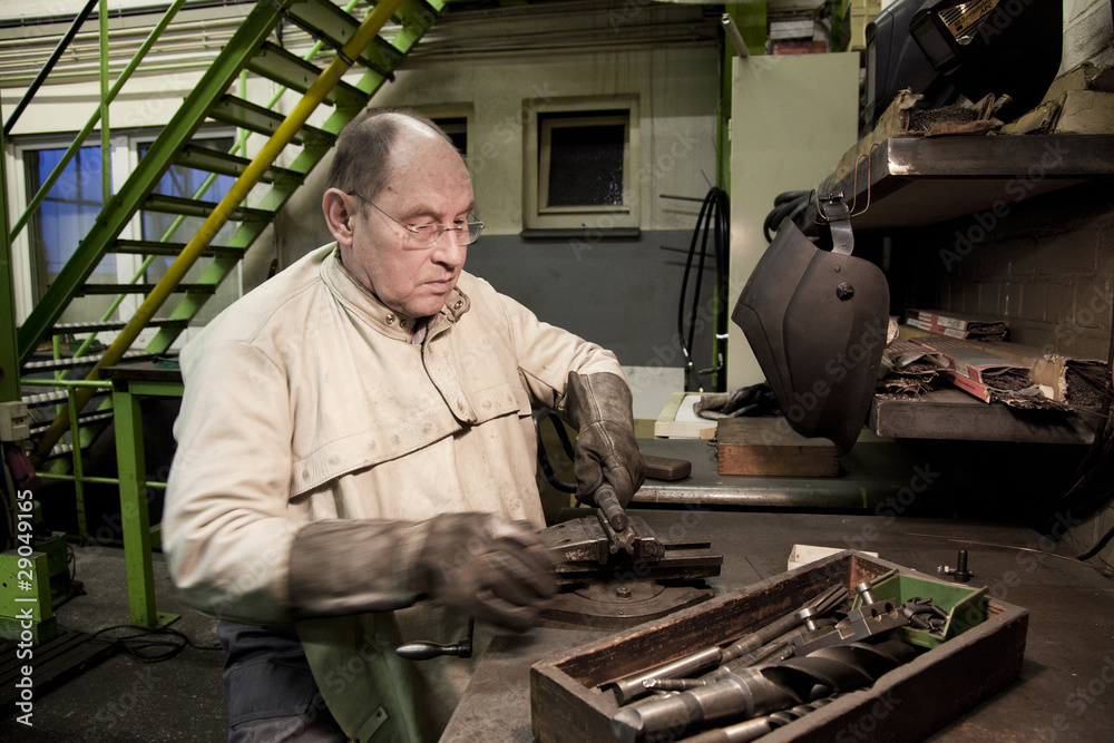 Senior bei der Arbeit Senior bei der Arbeit