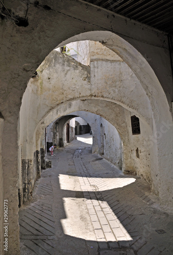 Fillette dans la medina de Tetouan - Maroc