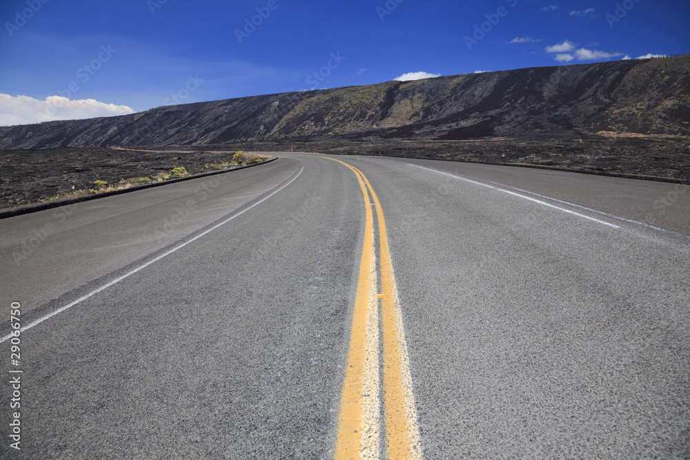 Naklejka premium Chain of Craters Road and Holei Pali at Kilauea volcano