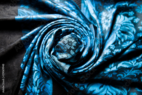 Twisted blue cashmere scarf