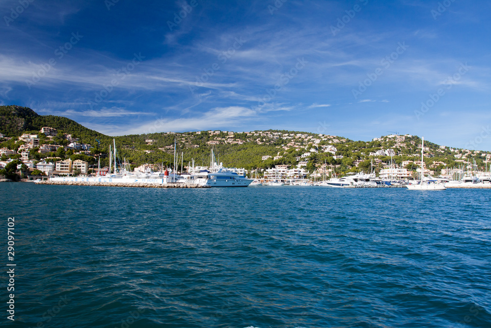 Die Hafeneinfahrt von Port d'Andratx