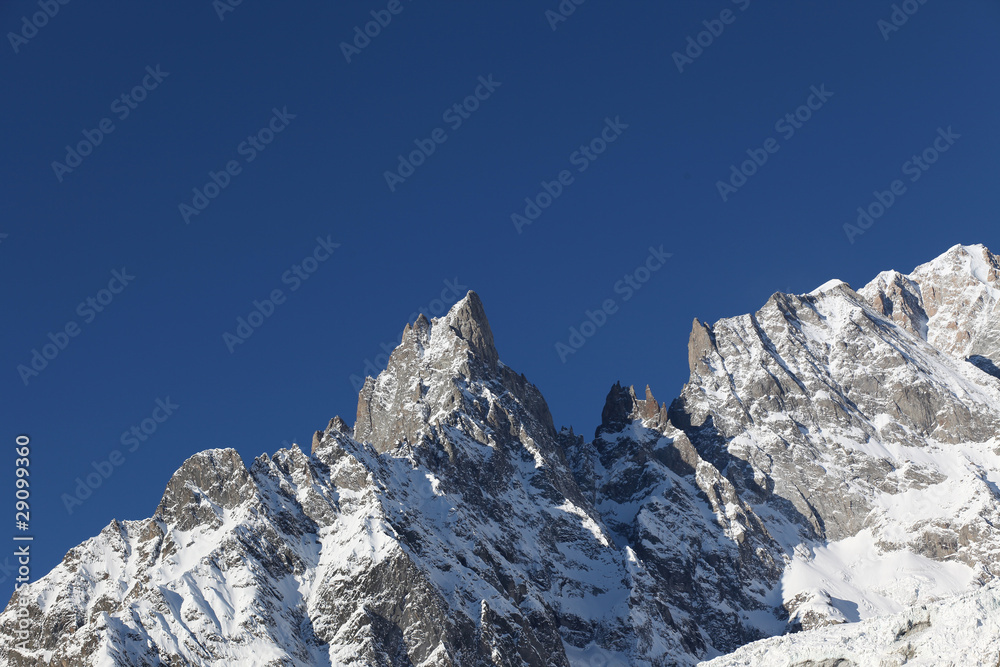 la catena del monte bianco versante italiano la catena del monte bianco versante italiano