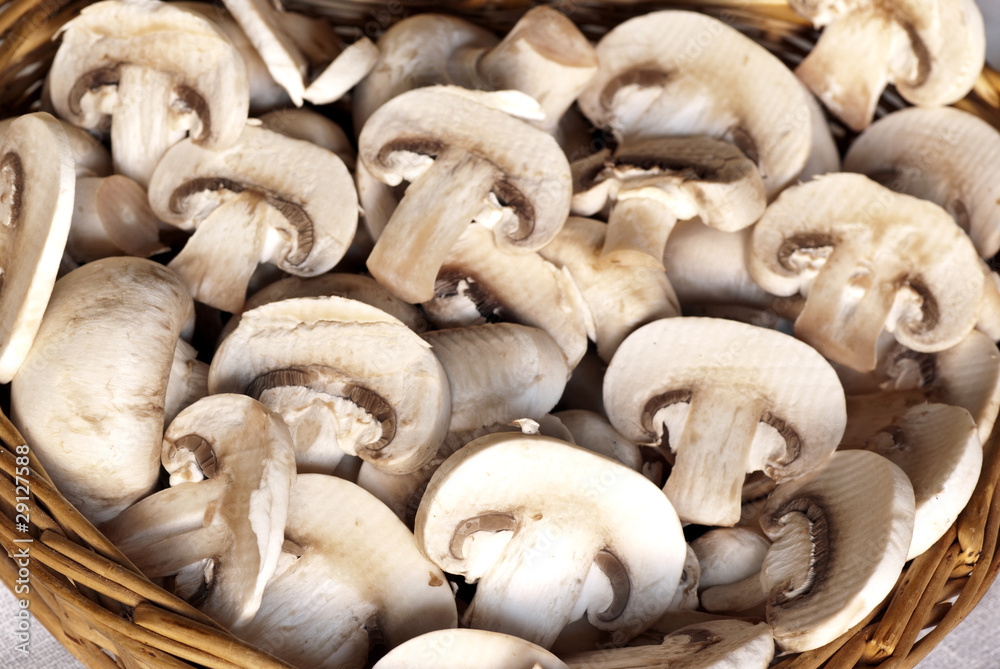 Cestino con funghi champignon 4 Cestino con funghi champignon 4