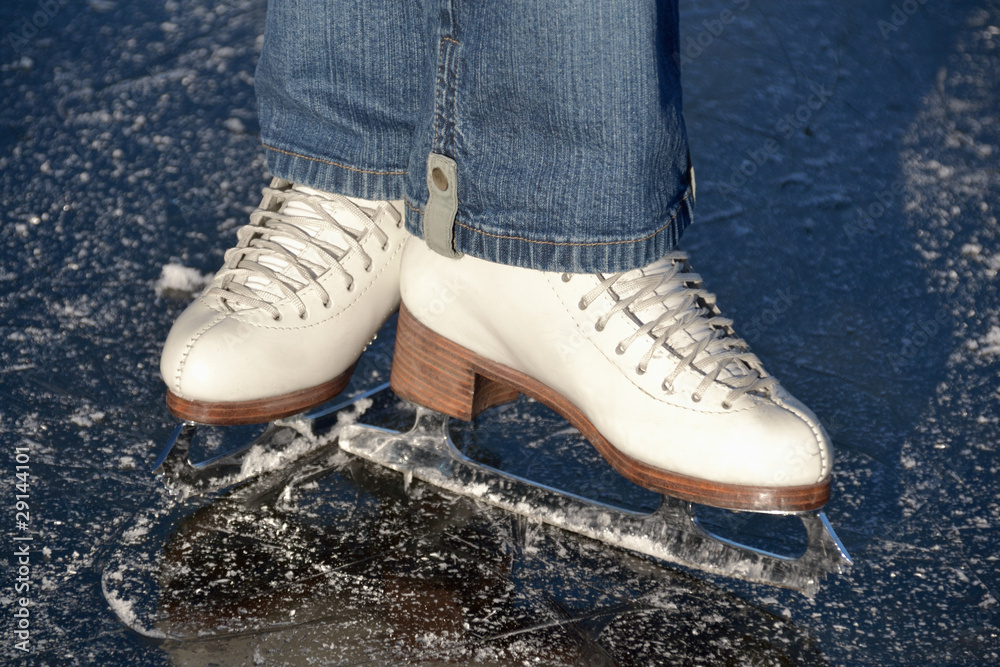 Ice skating shoe