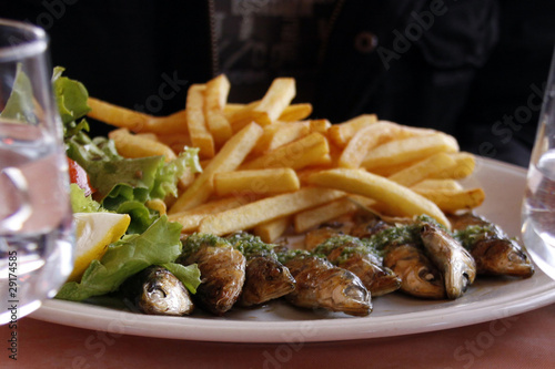 anchovis mit fritten photo