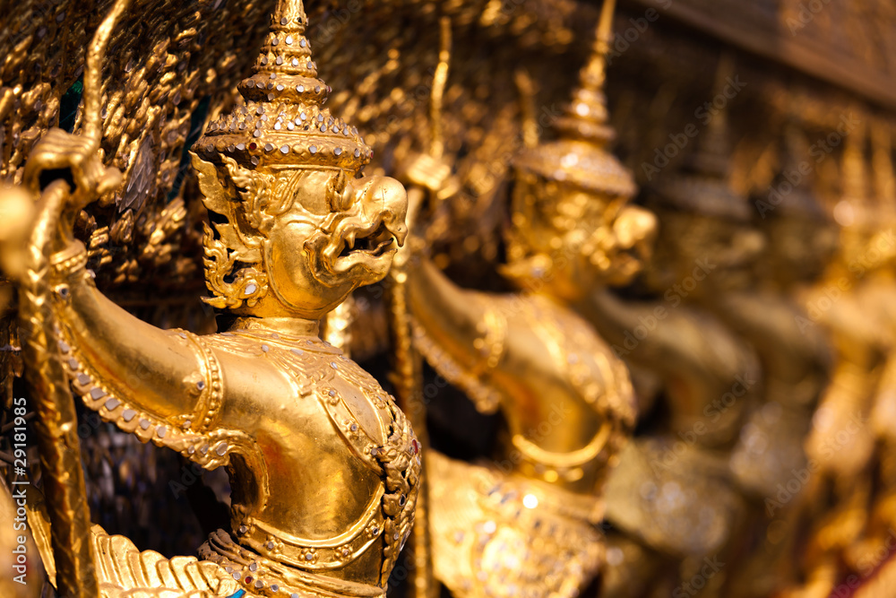 Fototapeta premium statue divinité asiatique, Bangkok, Thaïlande