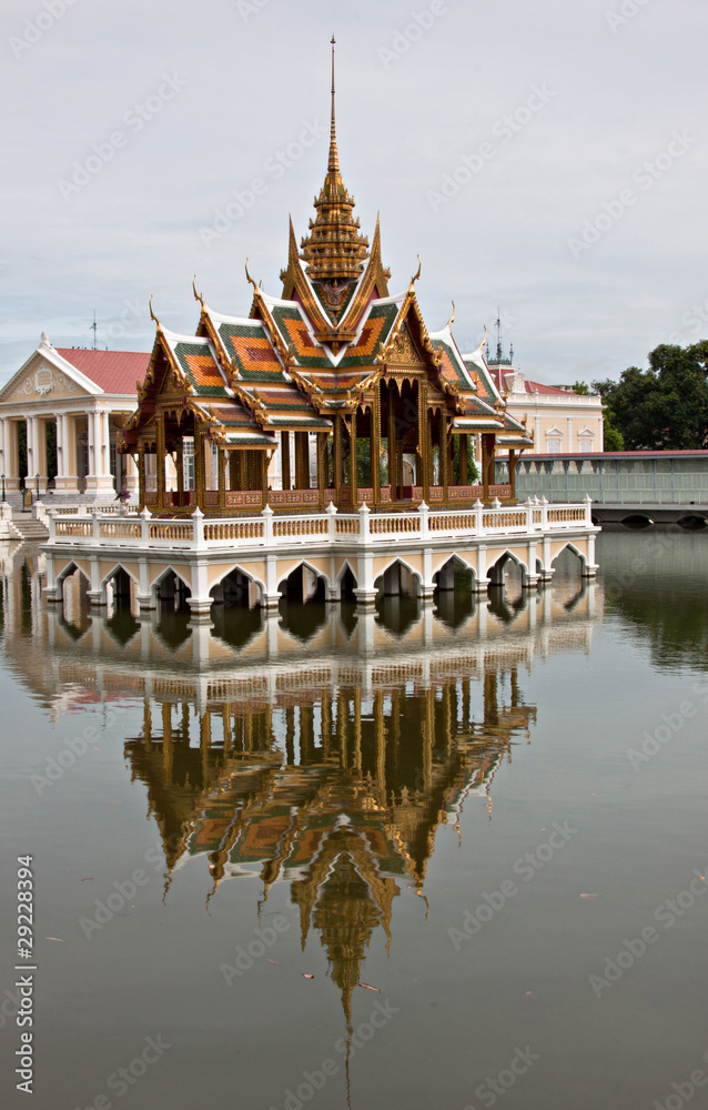 Aisawan-dhipaya-asana Pavilion, Bang pa-in, Ayuthaya, Thailand Aisawan-dhipaya-asana Pavilion, Bang pa-in, Ayuthaya, Thailand