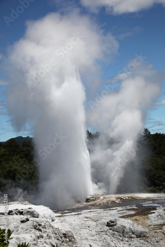 geyser pohutu en nouvelle-zélande