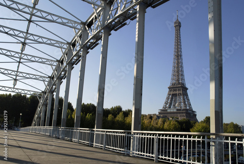 Tour Eiffel vue de la passerelle Debilly à Paris