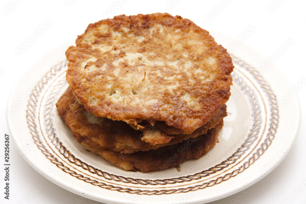 Kartoffelpuffer auf Teller Kartoffelpuffer auf Teller