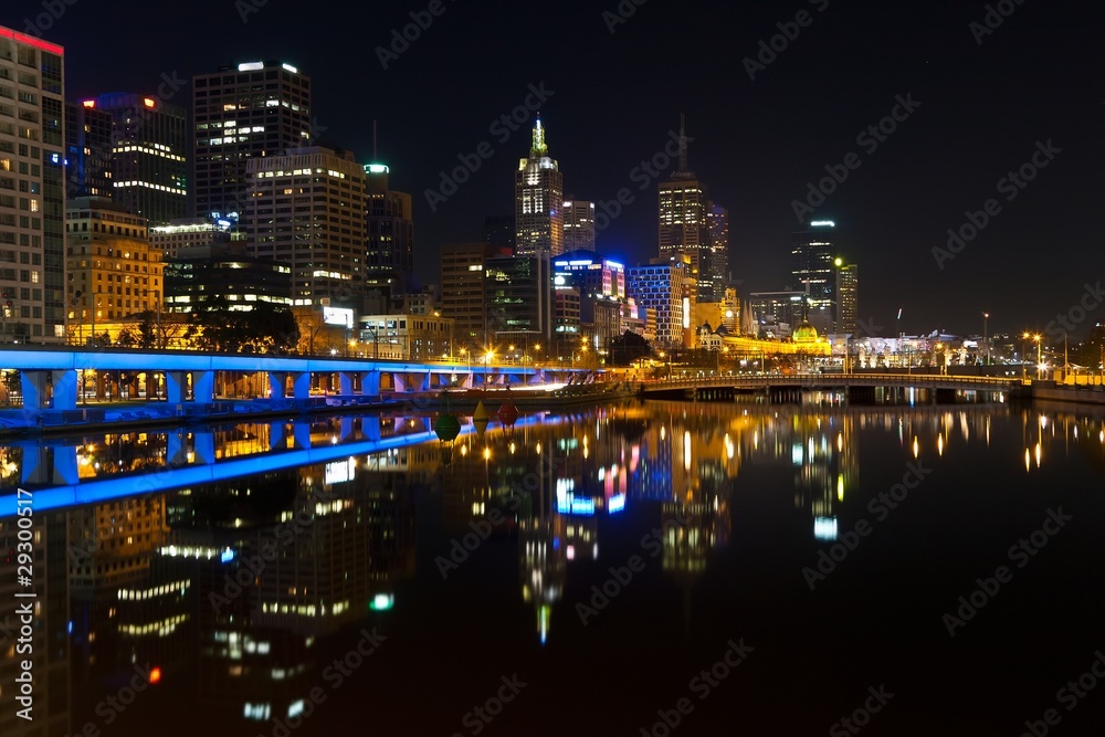 Fototapeta premium Downtown of Melbourne at night
