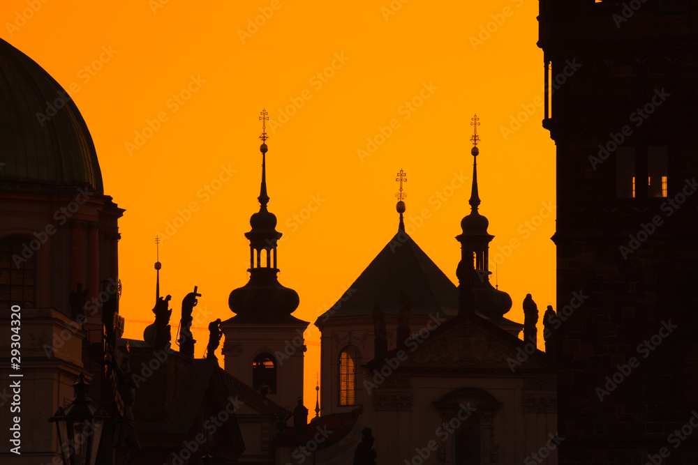 Obraz premium Famous Charles bridge in Prague in the night