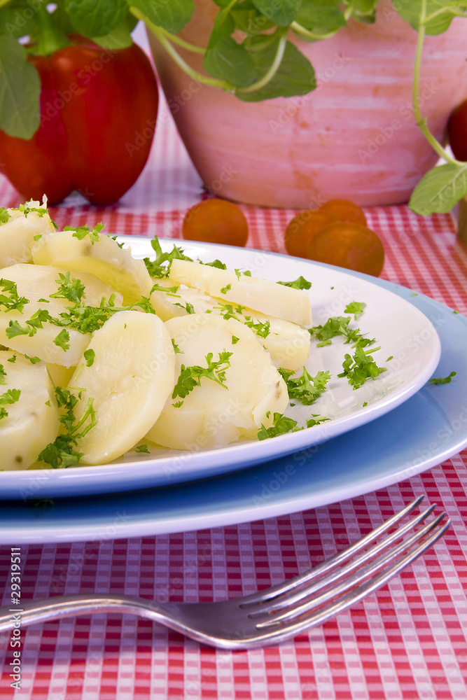 gekochte Kartoffeln angerichtet gekochte Kartoffeln angerichtet