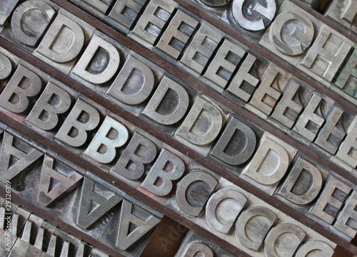 Bleibuchstaben Versalien fette Futura