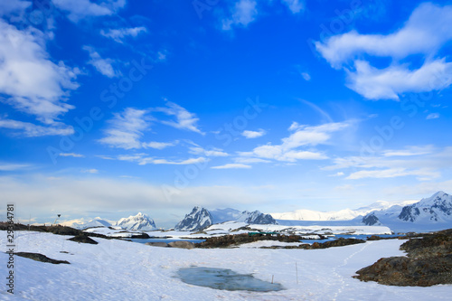 Fototapeta Naklejka Na Ścianę i Meble -  Beautiful snow-capped mountains