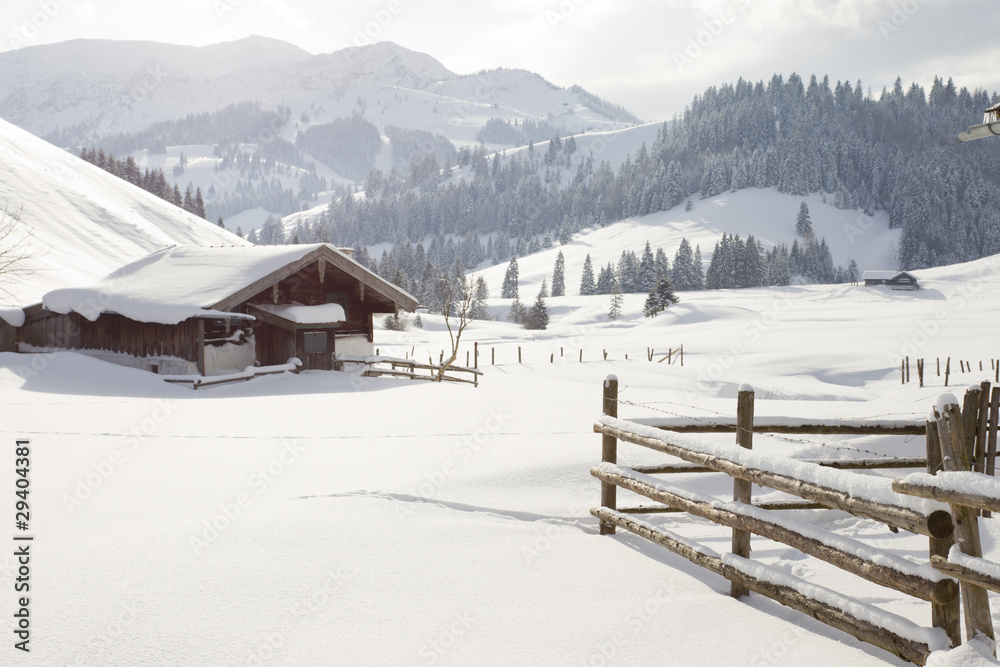 Fototapeta premium berghütte in den bayrischen alpen