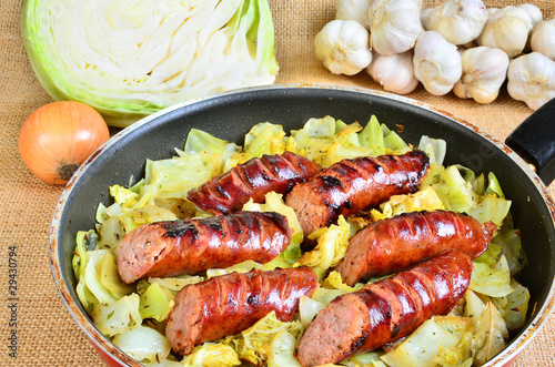 Kielbasa with white cabbage