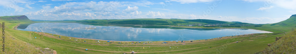 Obraz premium Lake Uchum panorama