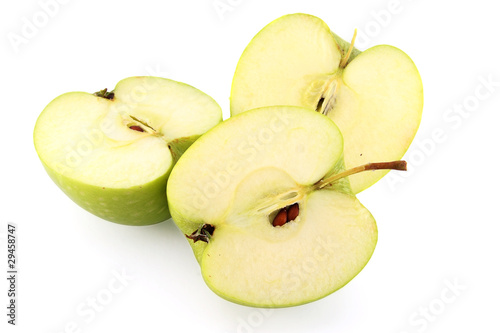 Cutted green apples
