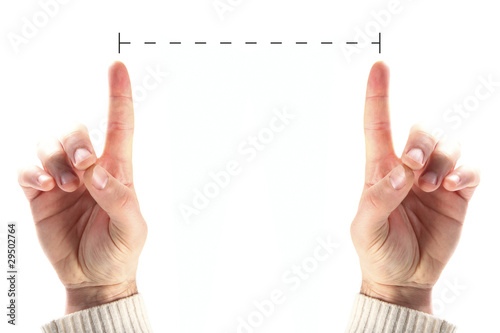 mani che misurano photo