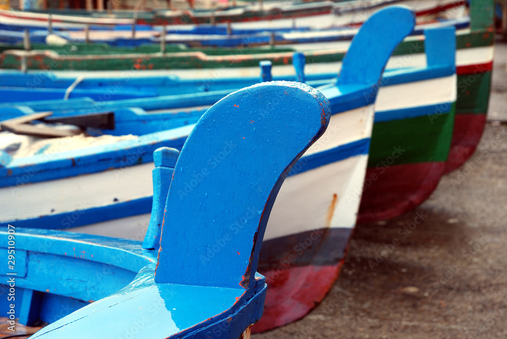Piccole barche da pesca ad Aci Trezza (Catania) Piccole barche da pesca ad Aci Trezza (Catania)