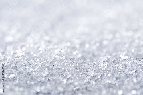 Neige vue de près, arrière plan de givre blanc en hiver, noël et nouvel an