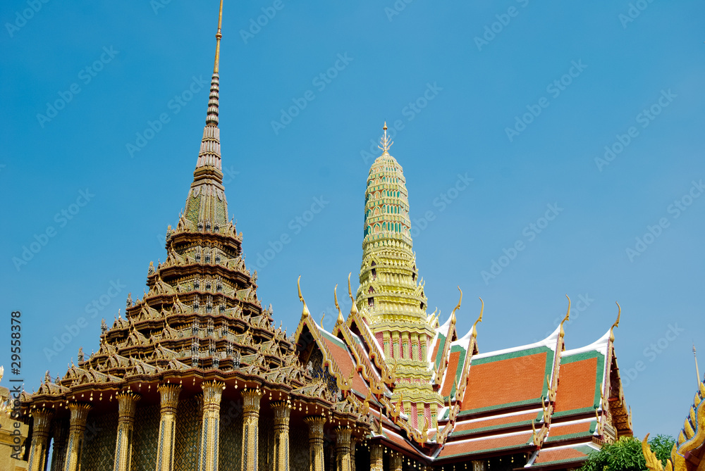 Fototapeta premium Golden Buddha Temple in Thailand