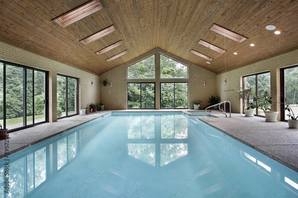 Obraz premium Indoor pool with skylights