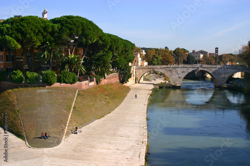 Φωτογραφία isola tiberina
