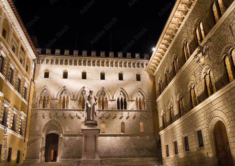 Fototapeta premium Palazzo Sambieni at night