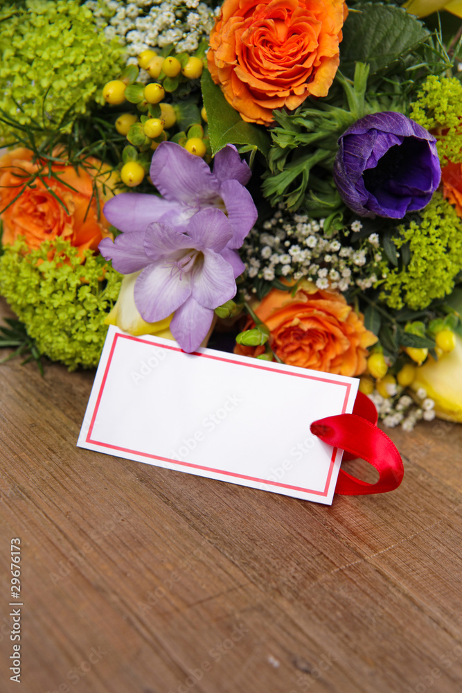 Naklejka premium Blumen mit Karte