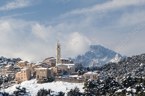 Canvas-taulu Village de Soveria en Haute Corse sous la neige