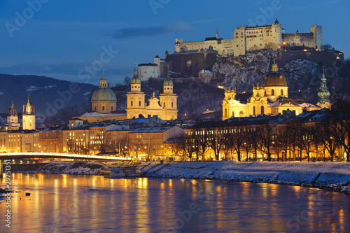 Altstadt Salzburg bei Nacht