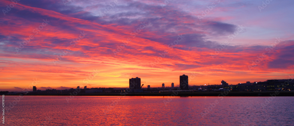 Obraz premium London City Airport Sun Rise