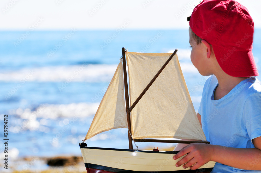 Kind mit Boot