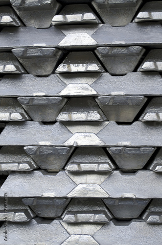 Raw aluminum ingot