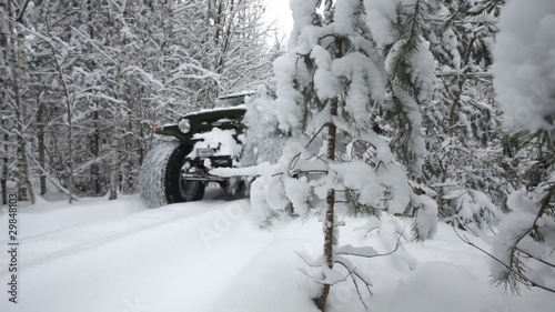 Jeep, winter wood